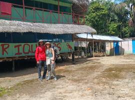 AyaturLodge, casa de campo em Tamshiyacu