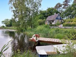 2 Bedroom Nice Home In Munka-Ljungby, hotel i Munka-Ljungby