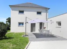 Lovely Home In Saint-Méloir-Des-Ondes