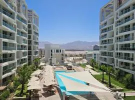 top suit eilat