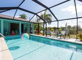 A Splash Of Water - Family-Friendly Retreat with Private Heated Pool and Lakefront View