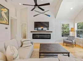 Oceanside retreat with pool & spa June Weeks Open