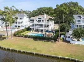 Stunning Views With Pool Family Room Resort Perks