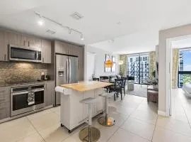 Modern Doral Condo w Free Parking