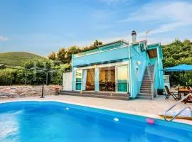 Villa Zoe, beautiful view,private pool, secured parking