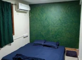 Carbon Stays - Couples & Travelers Friendly Stay