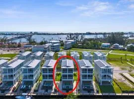 NEW! Manatee Dreams, Pool & Boat Slip, Min to AMI!