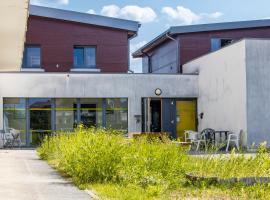 Auberge de Jeunesse HI Pontarlier, hotel v destinaci Pontarlier