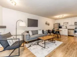 The Landing Pad - Condo in Collingwood