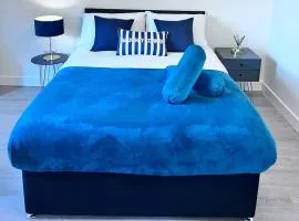 Studio Sleeps3- CloseTo OldTrafford - WhP- o2