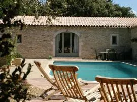 Villa spacieuse à Chamaret avec piscine privée
