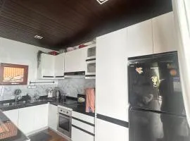 Barney's Pointe Beach House, Batangas City