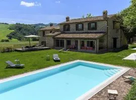 Ca Seppe 10&2 by Marche Holiday Villas