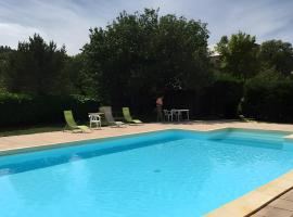 Conciergerie Chateau D'Allemagne，位于普罗旺斯地区阿莱马尼的酒店