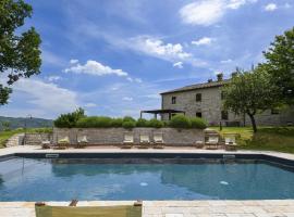 Checello 12 by Marche Holiday Villas, Hotel in Cagli
