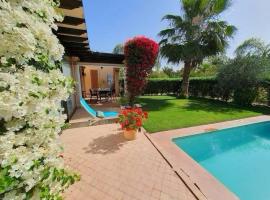 VILLA CHEZ IMANE avec piscine chauffée a Orangeraie Dyar Shemsi, hotel v destinaci Riaïna