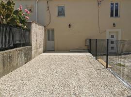 Jolie Maison au 34 centre-ville, hôtel avec parking à Angoulême