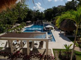 Custom decor-sleeps 6 with 2 pools- Condo near beach-Puerto Morelos Mexico,Casa Yellowstone, acomoda&ccedil;&atilde;o em condom&iacute;nio em Puerto Morelos