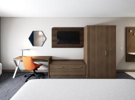 Holiday Inn Express & Suites Pittsfield-Lenox-Berkshires by IHG, hotel in Pittsfield