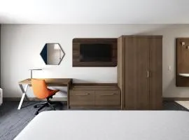 Holiday Inn Express & Suites Pittsfield-Lenox-Berkshires by IHG