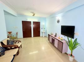 Highway access 2BHK, Trendy decor, VR & other water parks, hotel in Jaipur