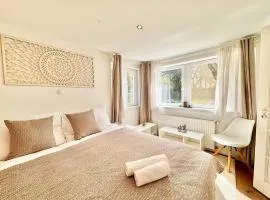 Juicy Apartments with Jacuzzi & Private Garden