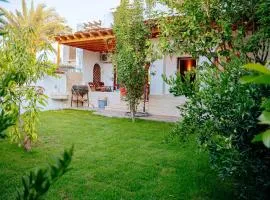 Tranquil Villa in Fayoum Private Pool Garden Lake Access、Kaḩk al Baḩrīyahのシャレー