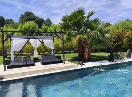 Chamarte villa piscine chauffées jardin clôturé Aix en Provence