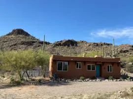 Desert Retreat -Quiet-Mountain views-hiking-golfing
