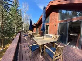 Bryant Home 1826 by SummitCove Lodging