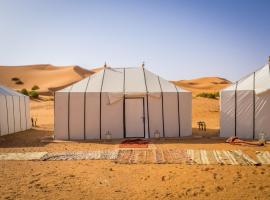 Waha2, hotel i Mūţ