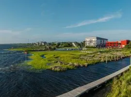 SDA - Waterfront 3-Bedroom, 3-Bathroom Suite at REAL Watersports