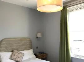 The George Hotel