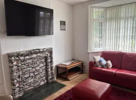 Entire 2-Bedroom House Dudley