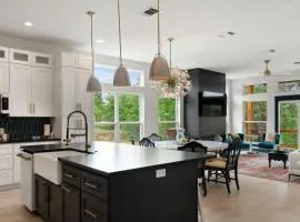 Luxury Waterfront Family Retreat