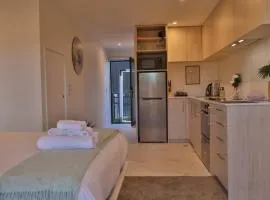 Cosy Studio in Awaroa Road