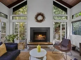 Idyllic Mill Valley cottage next to Muir Woods