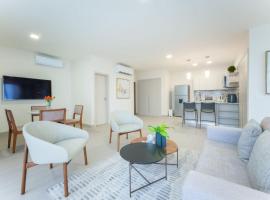 Peaceful Studio for Rent with Prime Park Views in Panama City, hotel v destinaci Panamá