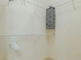 Waterfront 2BR Great Wheel View Walk to Pike Place