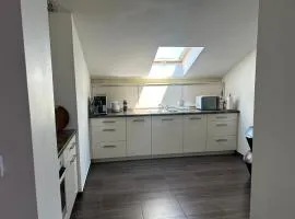 Apartament Bobrzańska - 4 bedrooms sypialnie