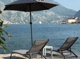 Seafront apartment Vujovic