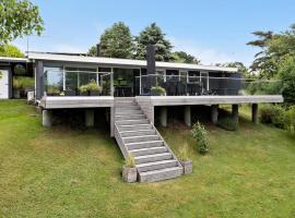 2 Bedroom Cozy Home In Ebeltoft, Hotel in Ebeltoft