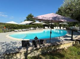Locanda del picchio, hotel v destinaci Morro dʼOro