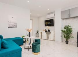 Dioni, Central Luxury Apartment, hotel de luxo em Samos