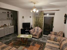 Guest House Bendo, hotel em Përmet