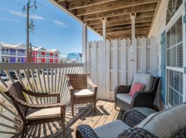 Second Row - Ocean View - Near Kure Beach Pier, hotel en Kure Beach