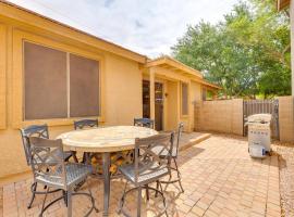 Family Home with Community Perks - 8 Mi to Chandler!, מלון בגילברט