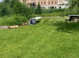 Wohnung mit Garagenplatz am Obinger See, hotel v destinaci Obing