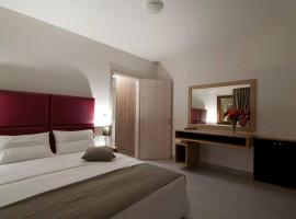 Palataki Margariti, hotel com piscina em Margariti