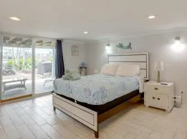 Hidden Gem 2 Bedroom 2 Bathroom Condo steps to the Beach!